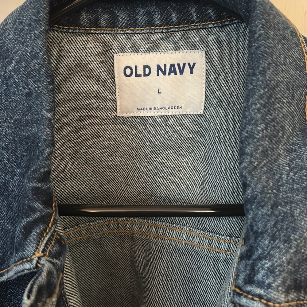 Women’s Jean jacket Old Navy size Large - Picture 2 of 3